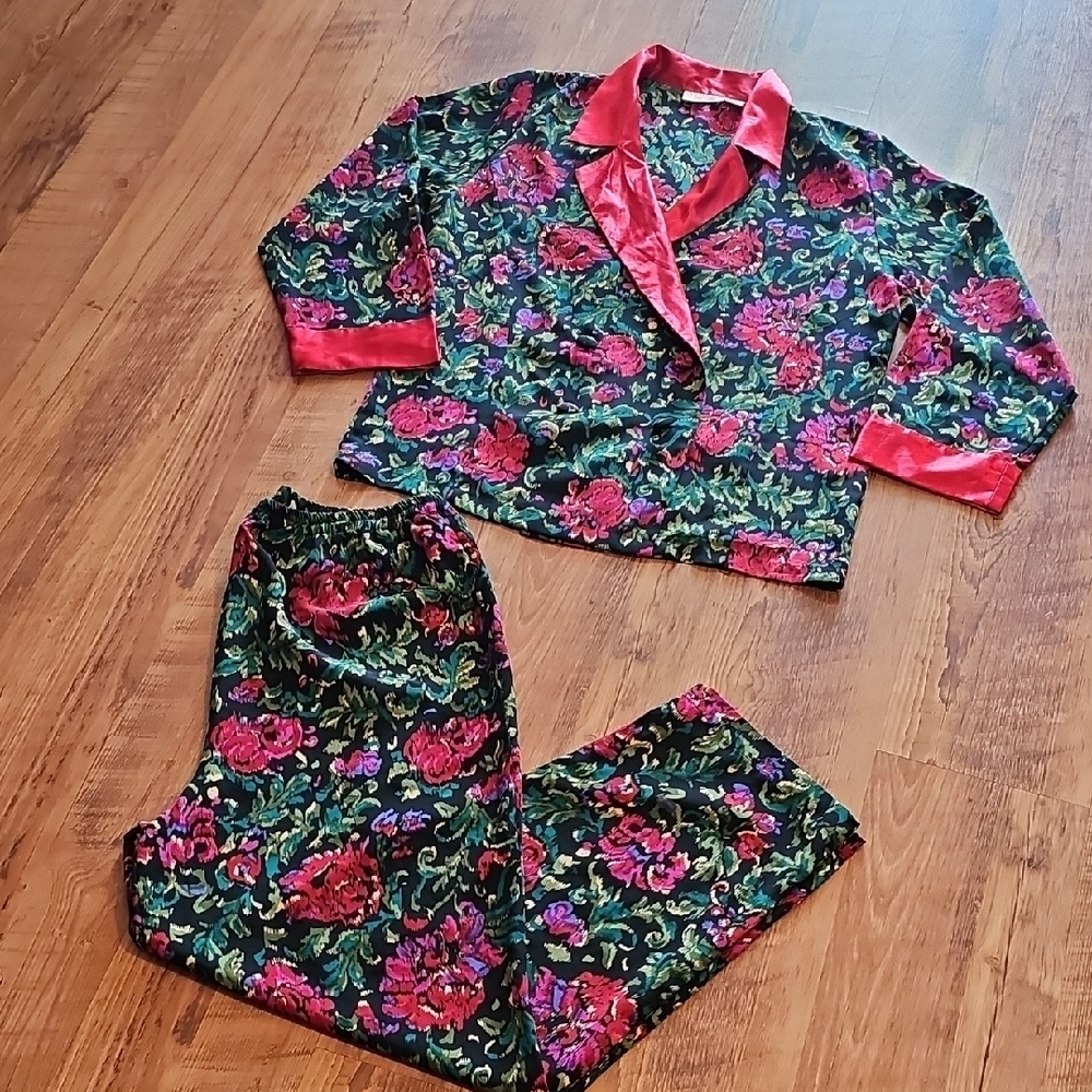 Victoria Secret VINTAGE Floral Pajama Set with Red Accents